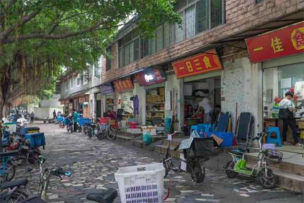 索菲亞酒店油煙凈化器安裝案例圖一 索菲亞酒店<a href=http://www.zzmsd.com/ target=_blank class=infotextkey>油煙凈化器</a>安裝案例圖一