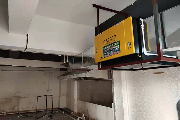 油煙凈化器安裝在風機前面還是后面 油煙凈化器安裝在風機前面還是后面